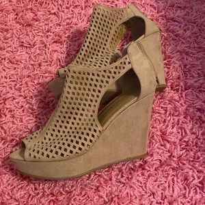 Chinese Laundry Wedges